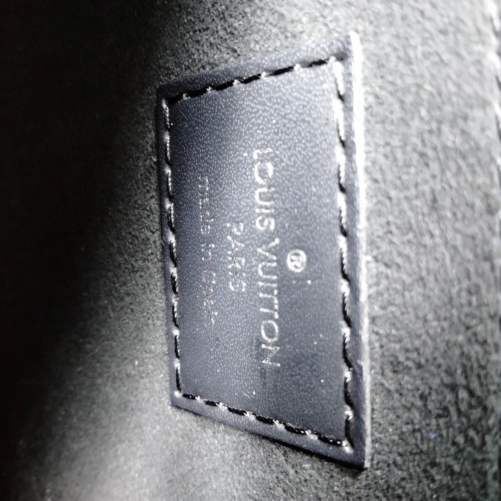 Louis Vuitton Neverfull MM Blue Epi Tote